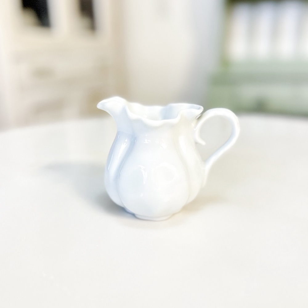 Vintage White Creamer 🤍